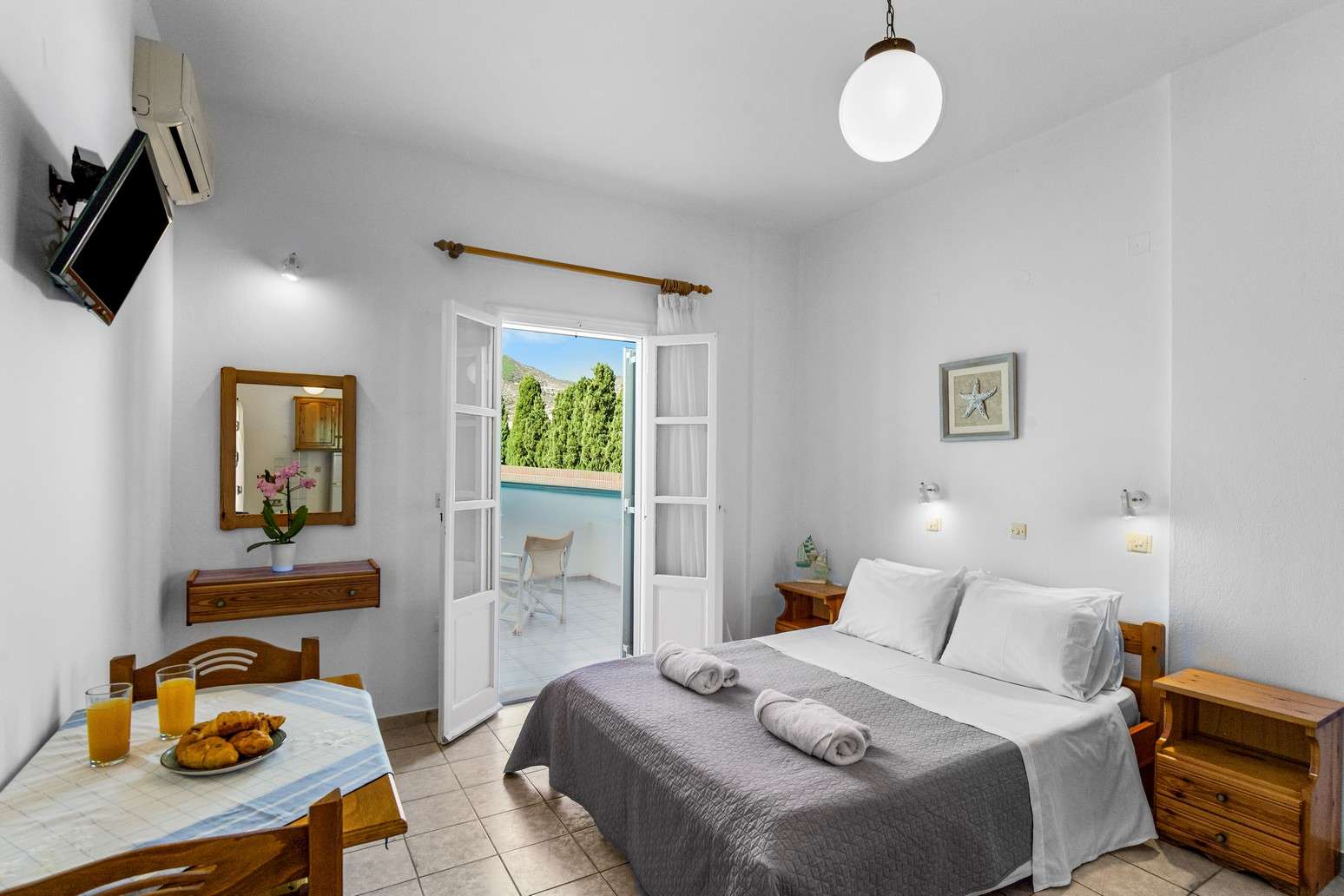 studio with mountain view εξώφυλο