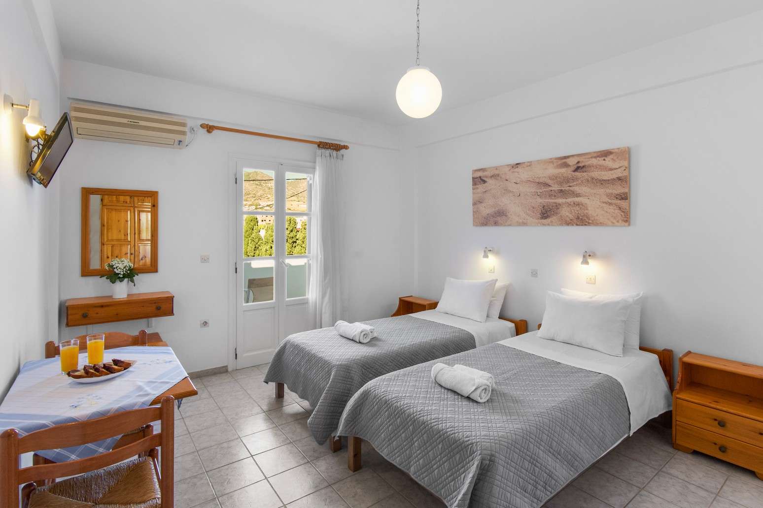 standard double studio εξώφυλλο